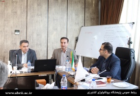 بازدید هیات رئیسه پژوهشگاه از پژوهشکده بیوتکنولوژی جانوری و برگزاری نشست با کارکنان این پژوهشکده