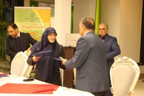 طی قراردادهایی با واحدهای صنعتی کلید خورد :
 تجاری سازی دستاوردهای تحقیقاتی محققان پژوهشکده بیوتکنولوژی کشاورزی. 95/11/24
