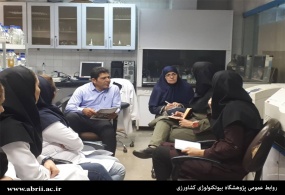 رییس بخش فیزیولوژی ملکولی پژوهشگاه بیوتکنولوژی کشاورزی اعلام کرد:
آمادگی پژوهشگاه برای ایجاد زنجیره کامل ارزش سورگوم و ارزن و گرس های علوفه ا