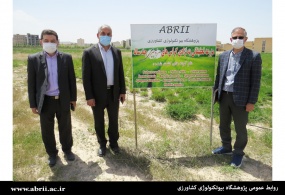 بازدید رئیس پژوهشگاه بیوتکنولوژی کشاورزی از پژوهشکده بیوتکنولوژی صنایع غذایی تبریز